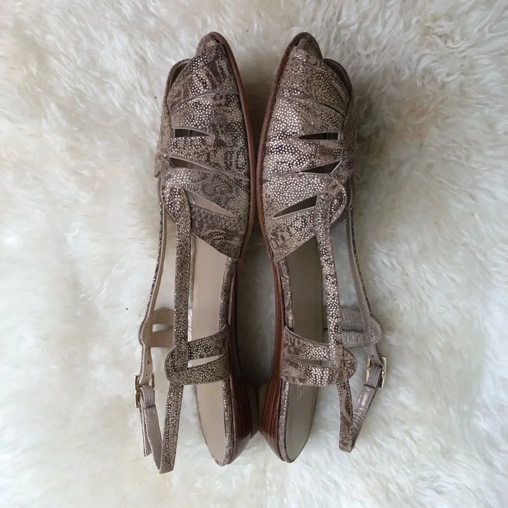 Stuart Weitzman Gold Metallic Suede Flat Sandals Minimalist Quiet Luxury Size 6